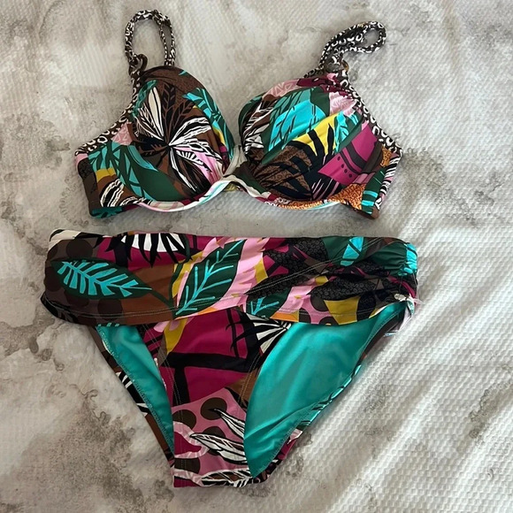 Bleu Rod Beattie Run Wild Contour Bikini Top and Bikini Bottom - Picture 9 of 16
